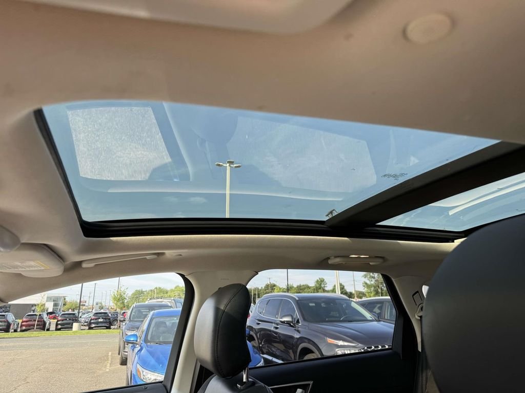 Used 2018 White Ford Sport image 4