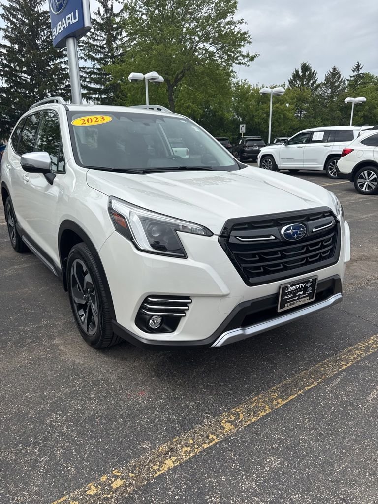 2023 Subaru Forester Touring's photo