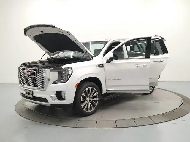 Used 2021 WHITE FROST TRICOAT GMC Denali image 12