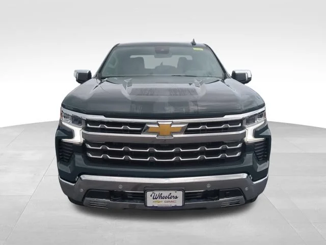 Used 2025 Cypress Gray Chevrolet LTZ image 10