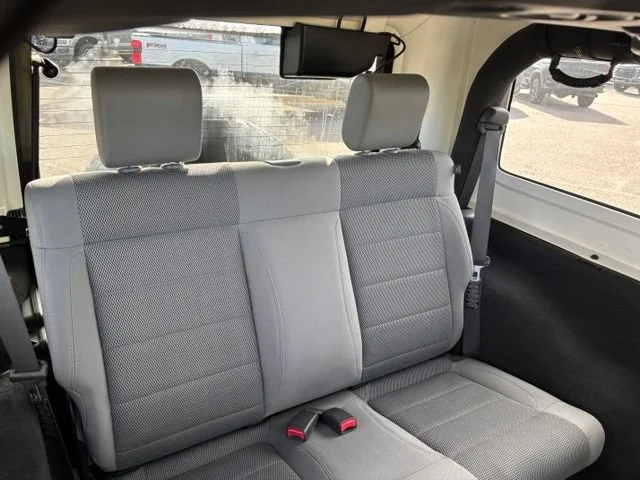 Used 2007 Green Jeep Sahara image 19