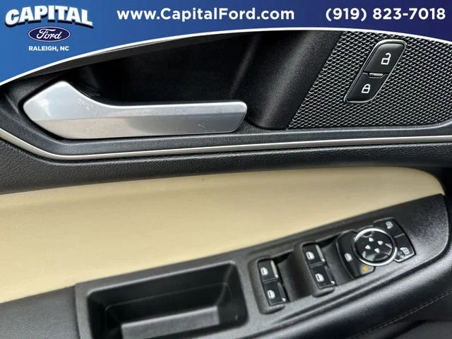 Used 2021 Red Ford SEL image 21