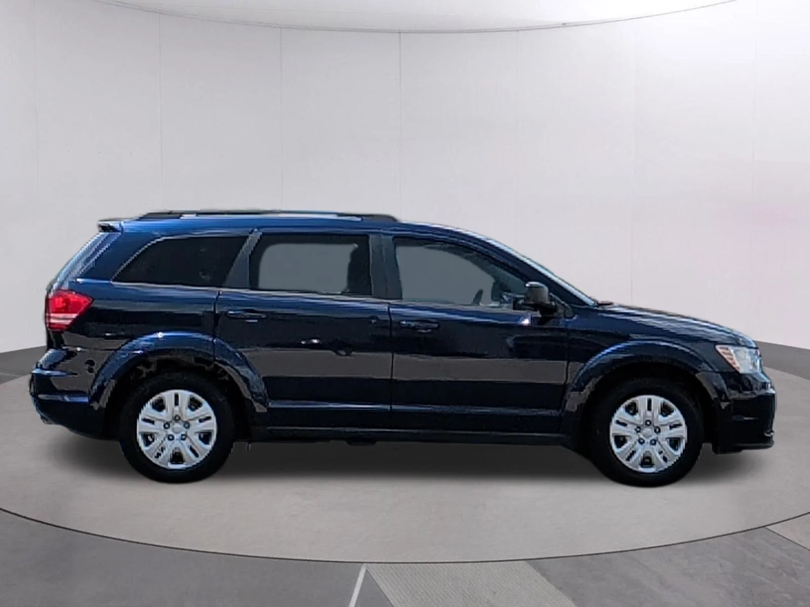 Used 2017 Contusion Blue Pearlcoat Dodge SE image 6