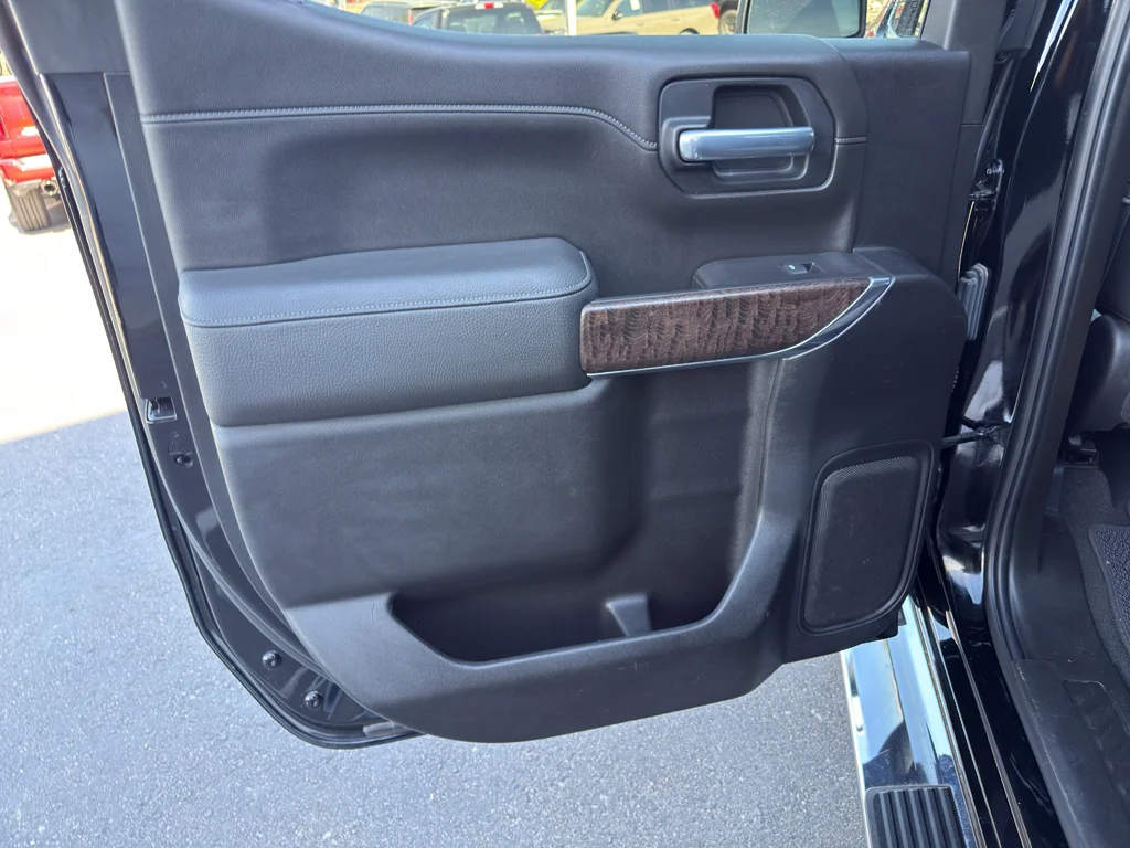 Used 2021 Onyx Black GMC Denali image 15