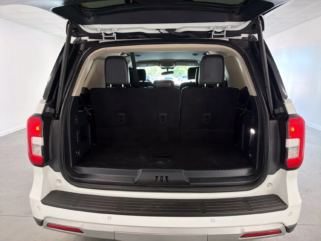 Used 2024 White Ford XLT image 9