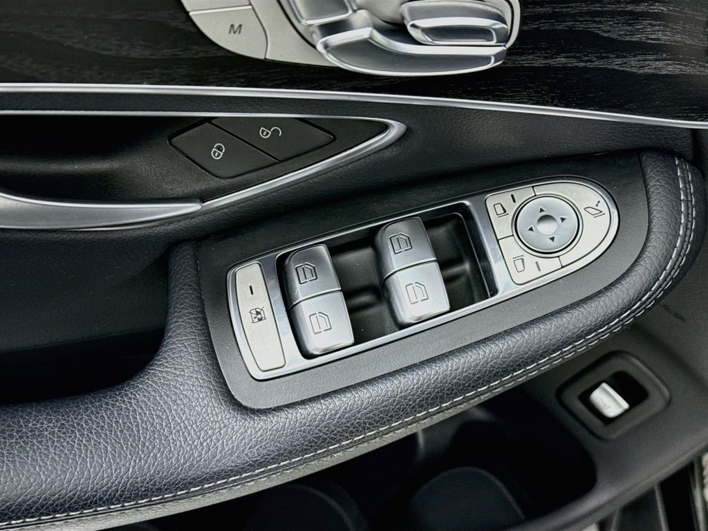 Used 2018 Black Mercedes-Benz GLC 300 image 18