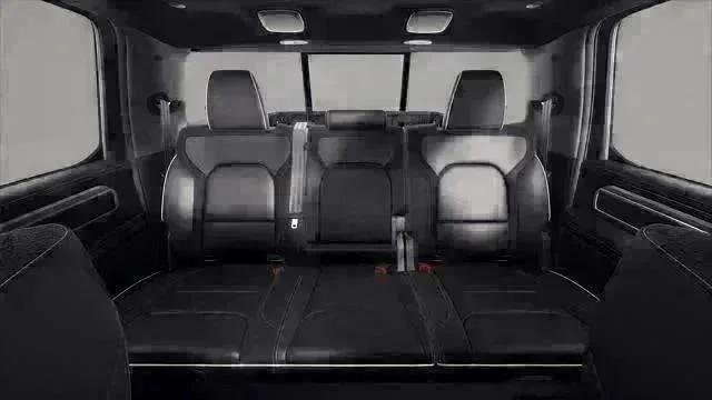 New 2027 Bright White Clear-Coat Exterior Paint RAM Laramie image 15