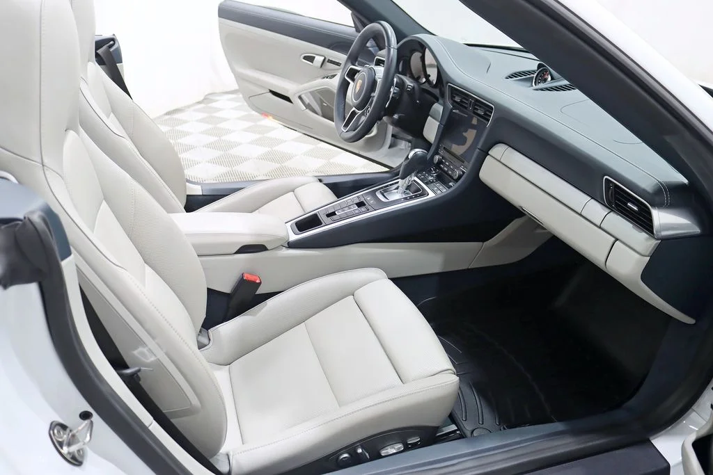 Used 2018 White Porsche Carrera 4 image 31