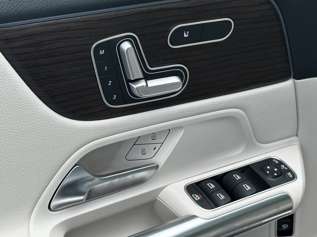New 2026 Mountain Grey Metallic Mercedes-Benz GLA 250 image 49