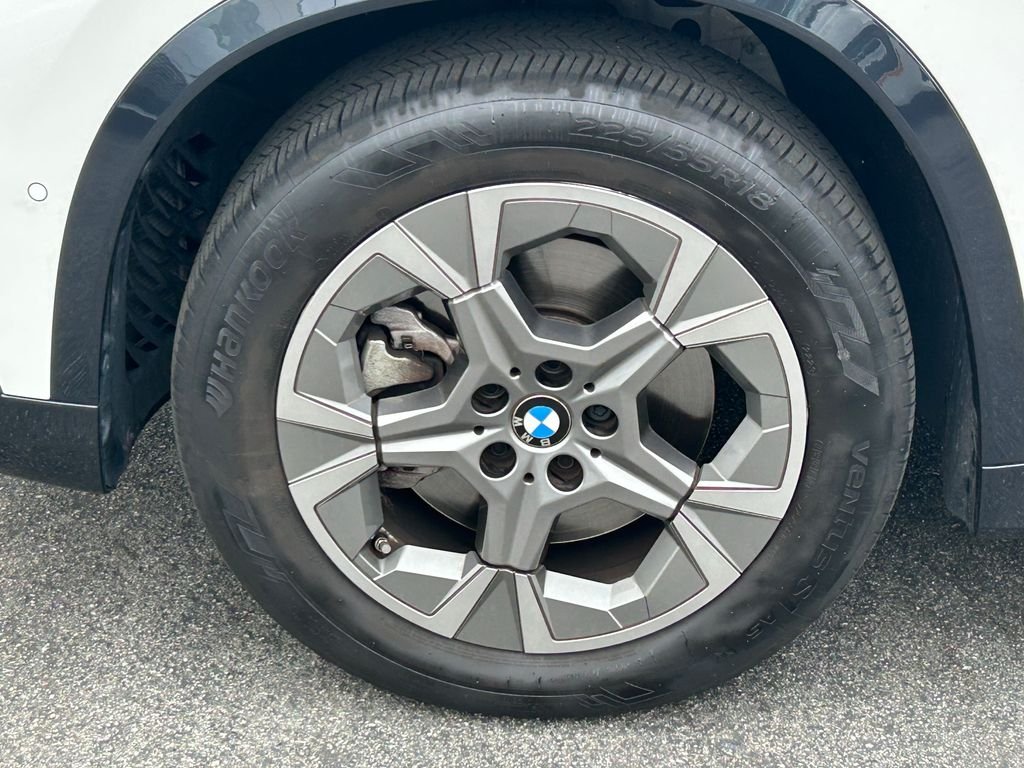 Certified Used 2023 Alpine White BMW xDrive28i image 9