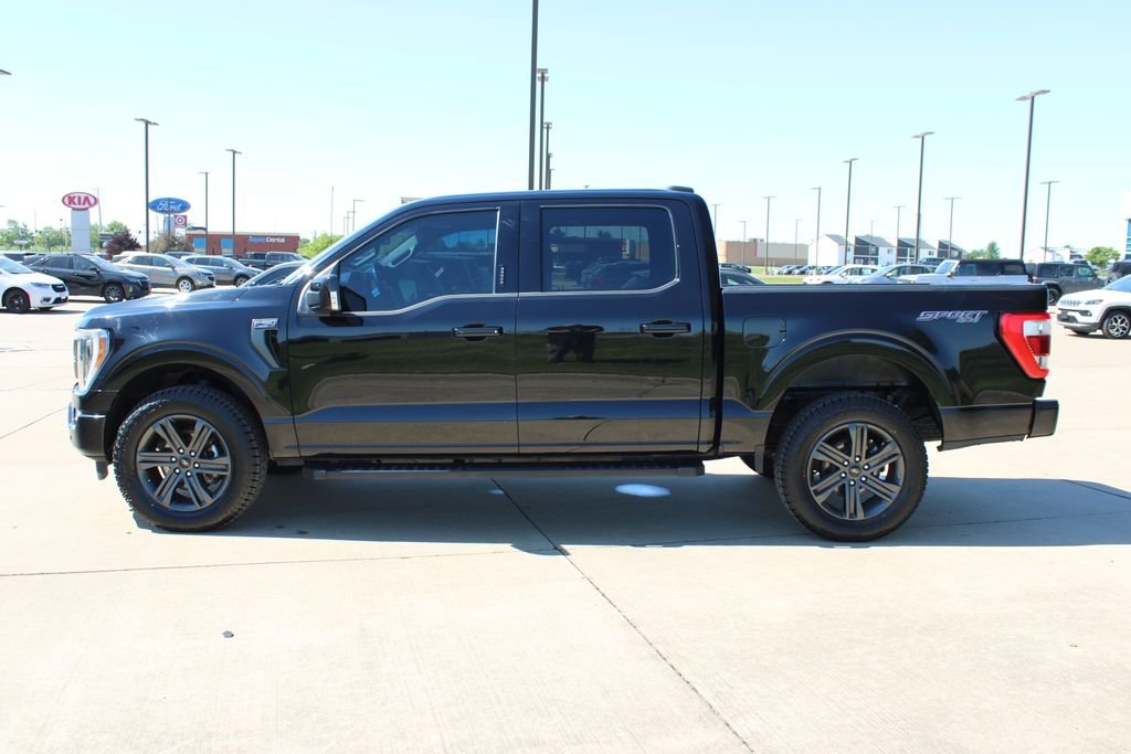 Used 2023  Ford Lariat image 17