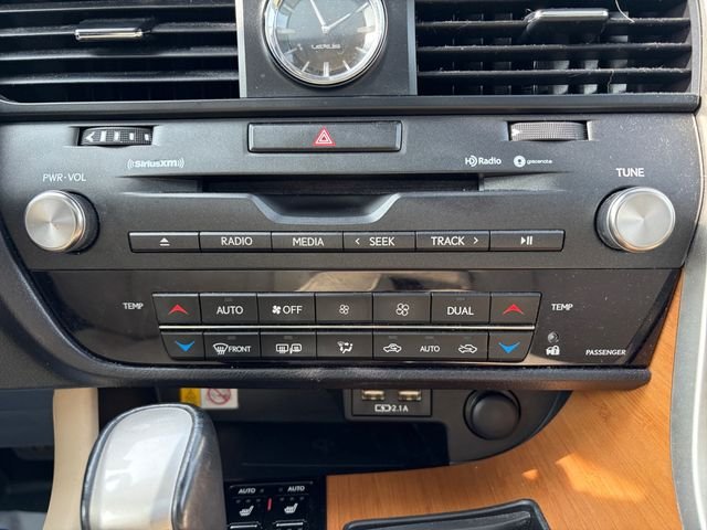 Used 2022 White Lexus 450h image 17