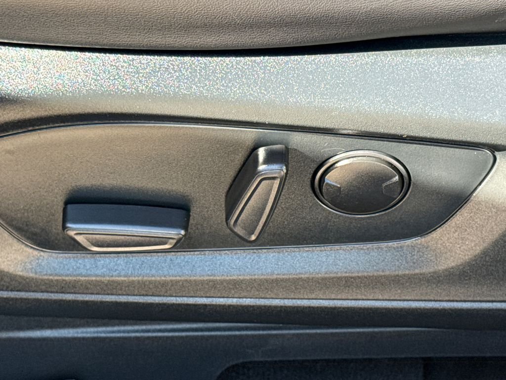Used 2023 Black Ford XLT image 21