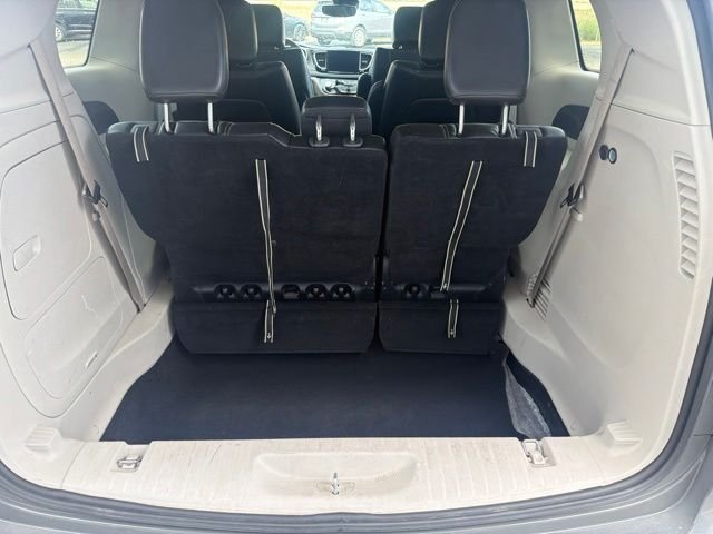 Certified Used 2023 Gray Clearcoat Chrysler Touring L image 5
