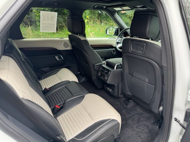 Used 2024 Fuji White Land Rover Dynamic SE image 16