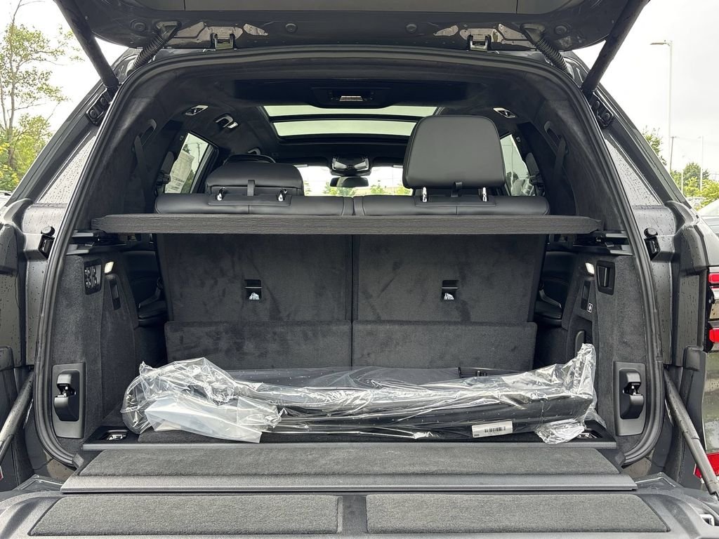 New 2027 Dravit Grey Metallic BMW xDrive40i image 21