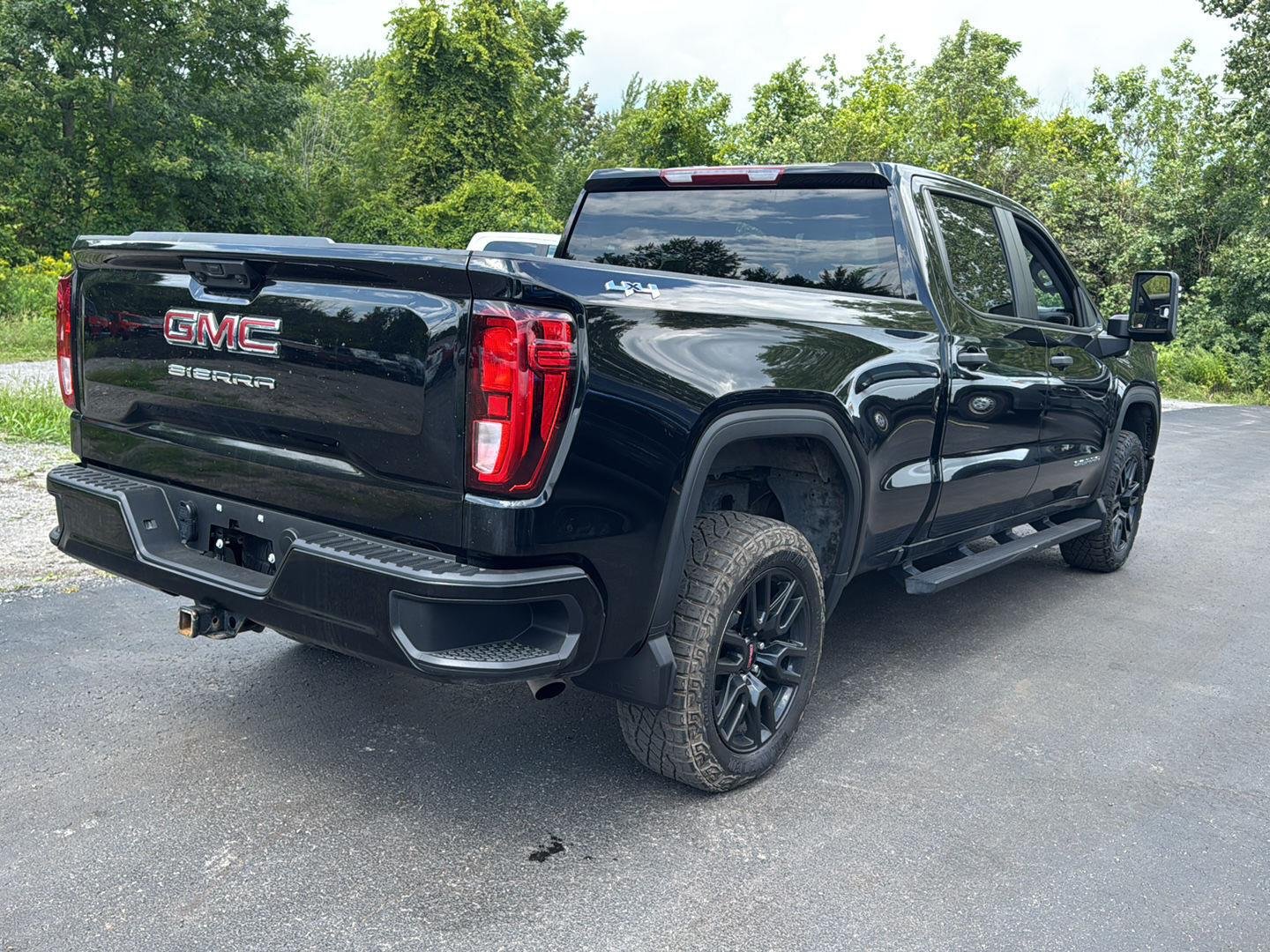 Used 2024 Onyx Black GMC Pro image 3