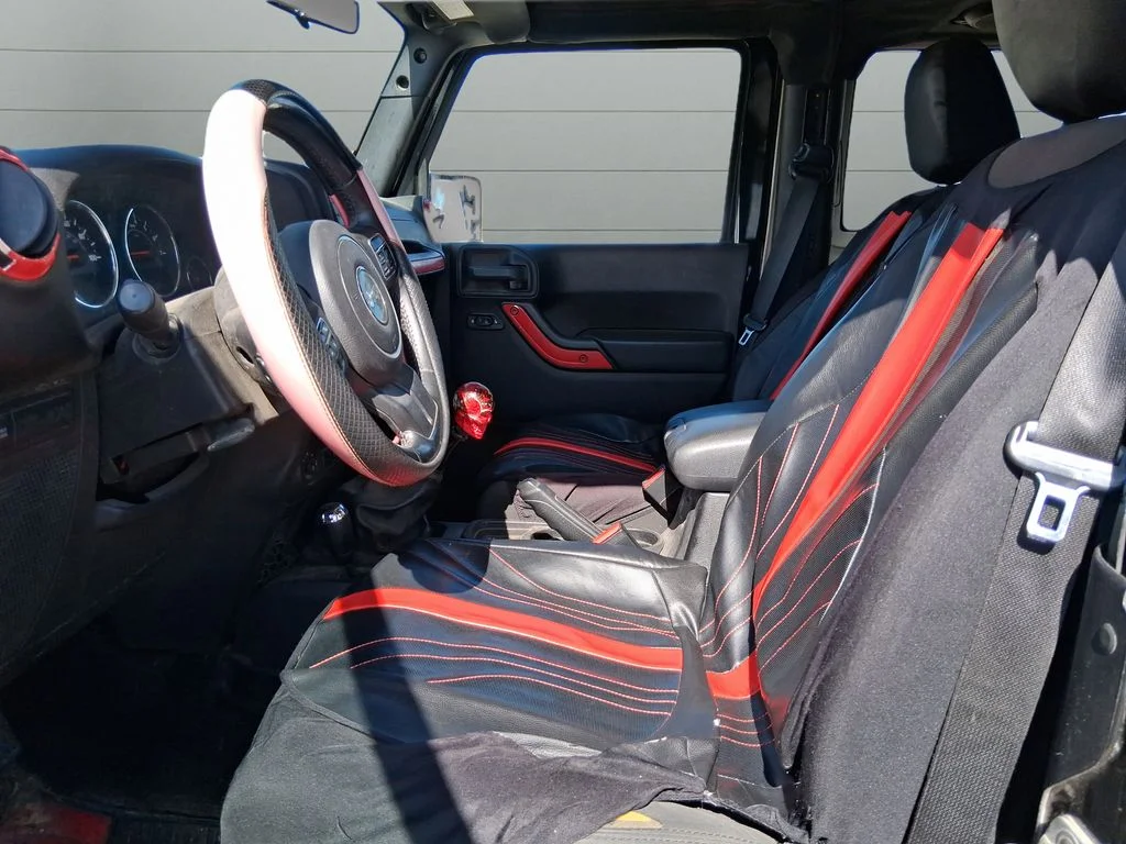 Used 2011 Black Jeep Rubicon image 10