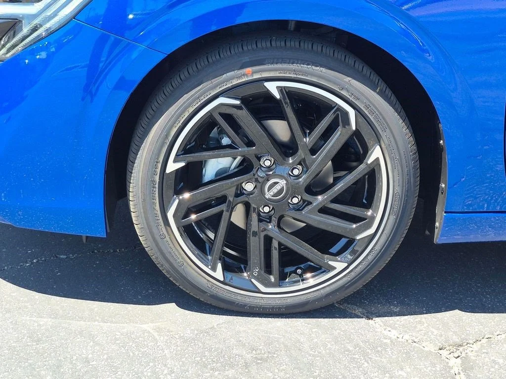 New 2026 Bluestone Pearl/Super Black Nissan SR image 9