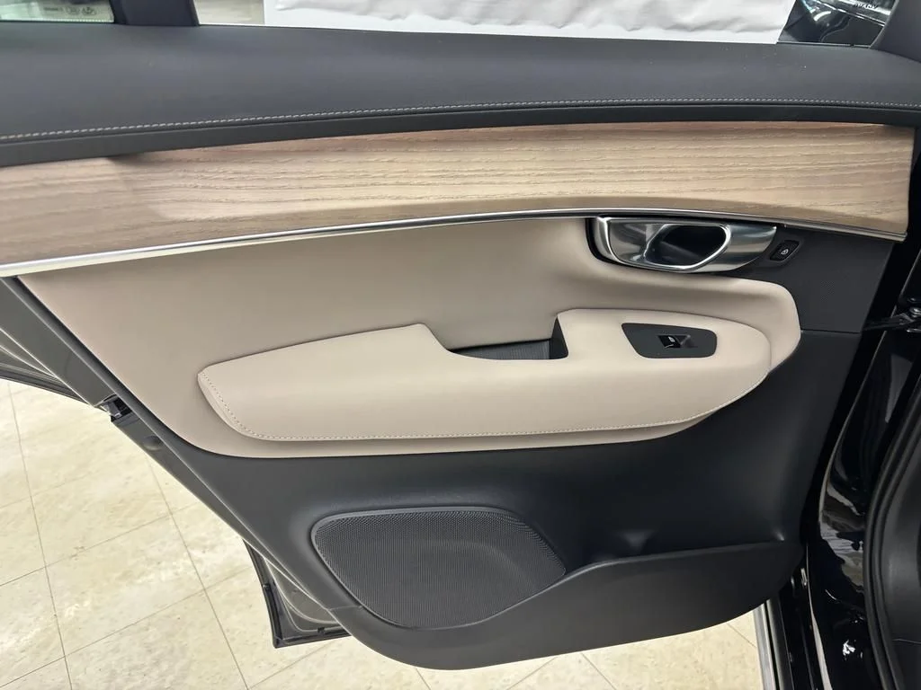 2026 Volvo XC90 Plus - Photo 13