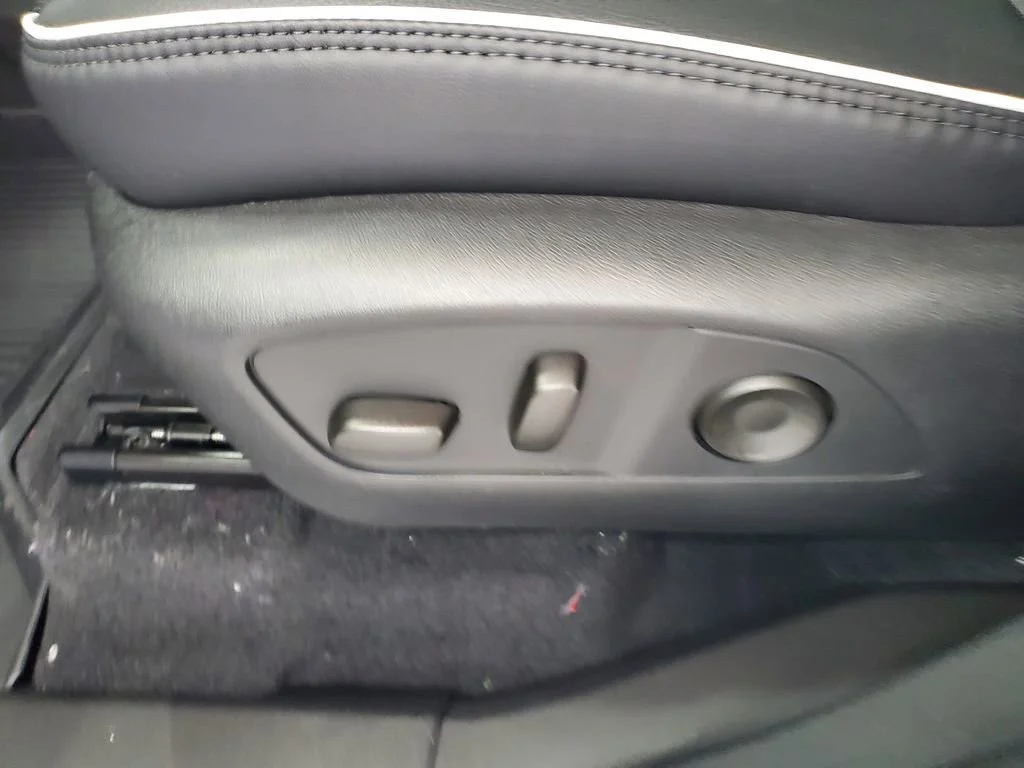 2026 GMC Acadia Denali - Photo 6