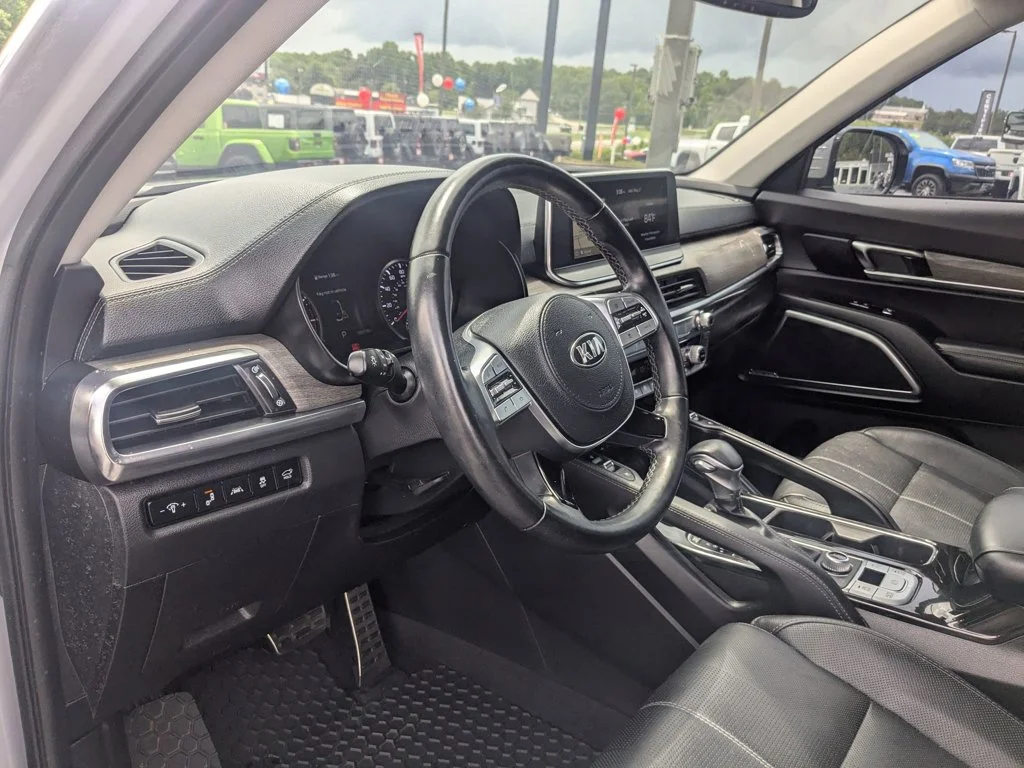 Used 2021 Wolf Gray Kia SX image 14