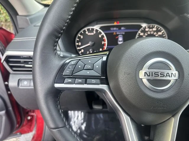 Used 2020 Red Nissan 2.5 SV image 16