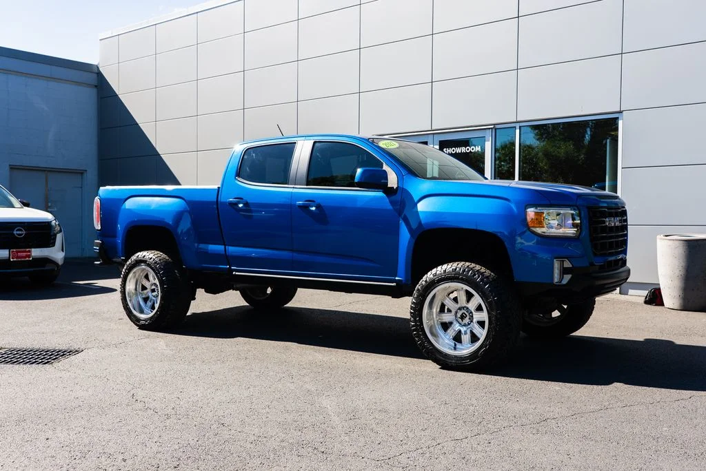 Used 2021 Blue GMC Elevation image 30