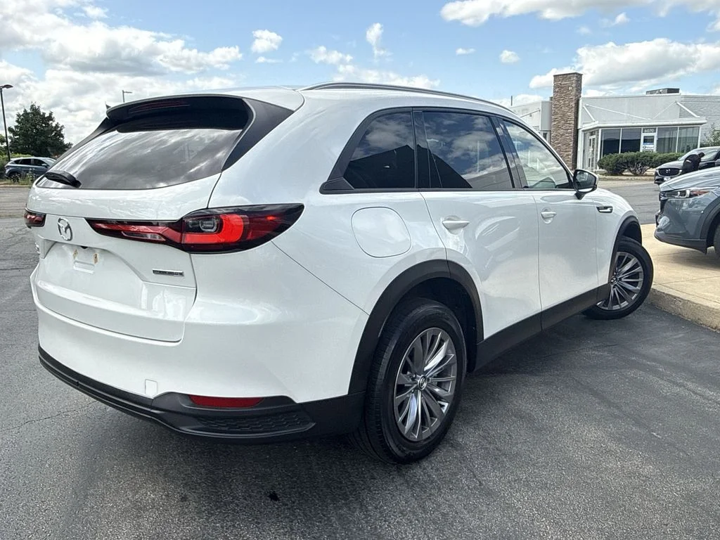 Used 2024 White Mazda Preferred image 3