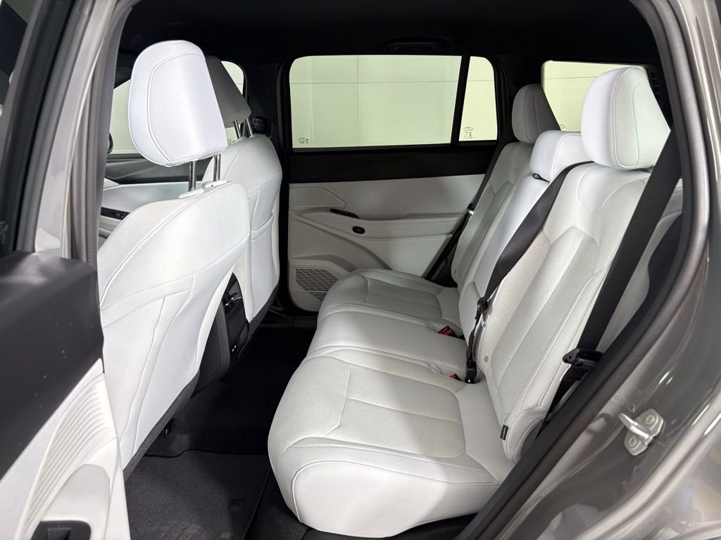 New 2026 Sting-Gray Clear-Coat Exterior Paint Jeep Laredo image 38