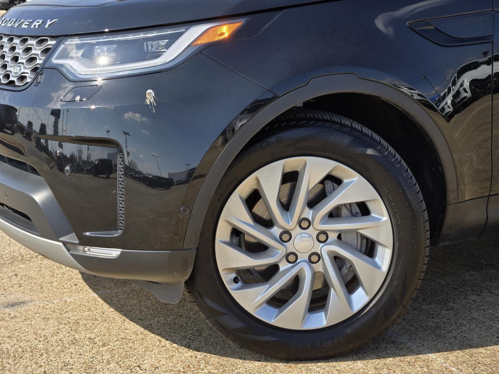 Used 2025 Santorini Black Metallic Land Rover S image 7