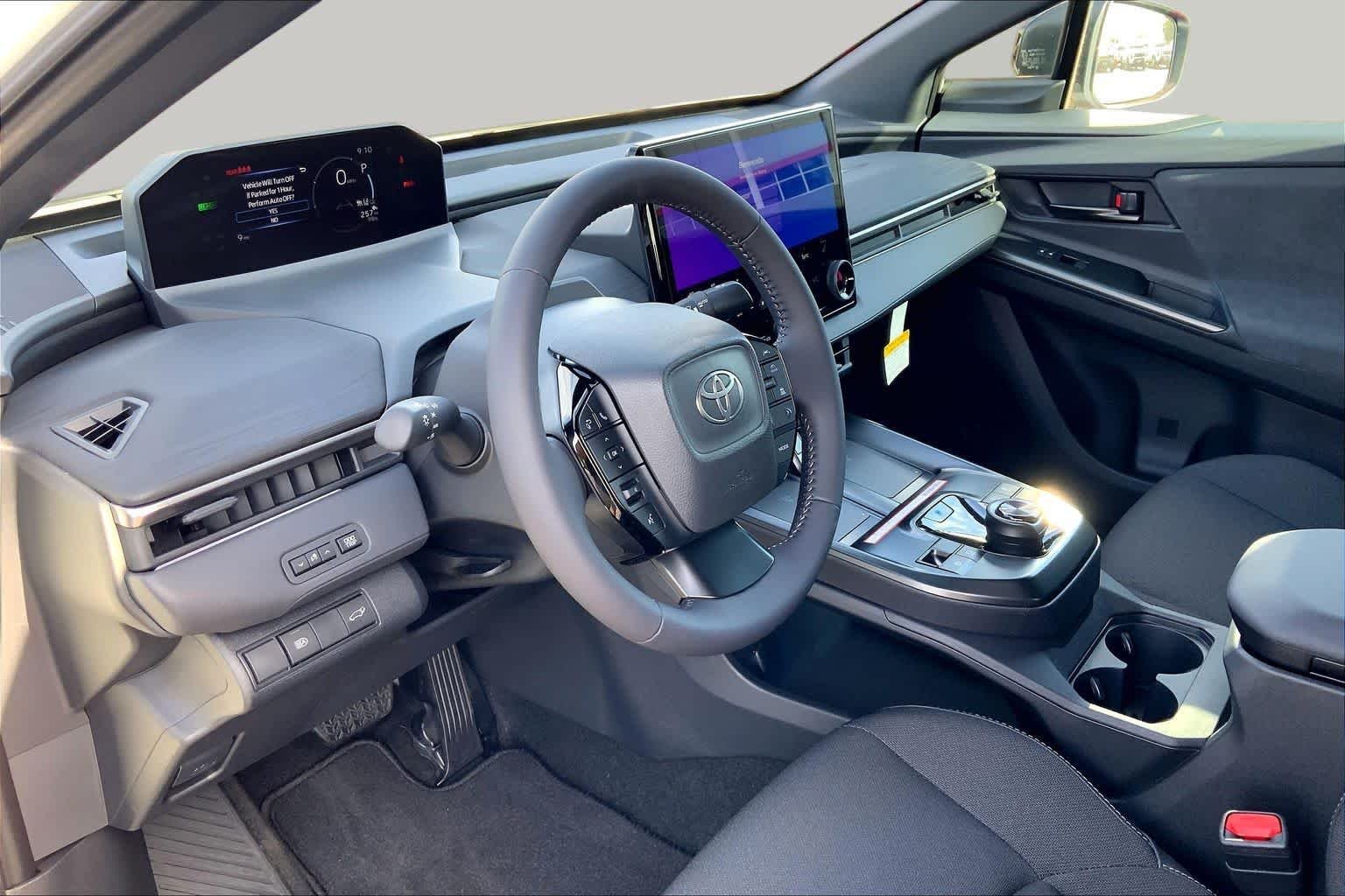 2026 Toyota C-HR SE - Photo 8