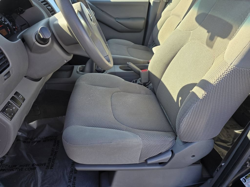 Used 2007 Super Black Nissan SE image 32