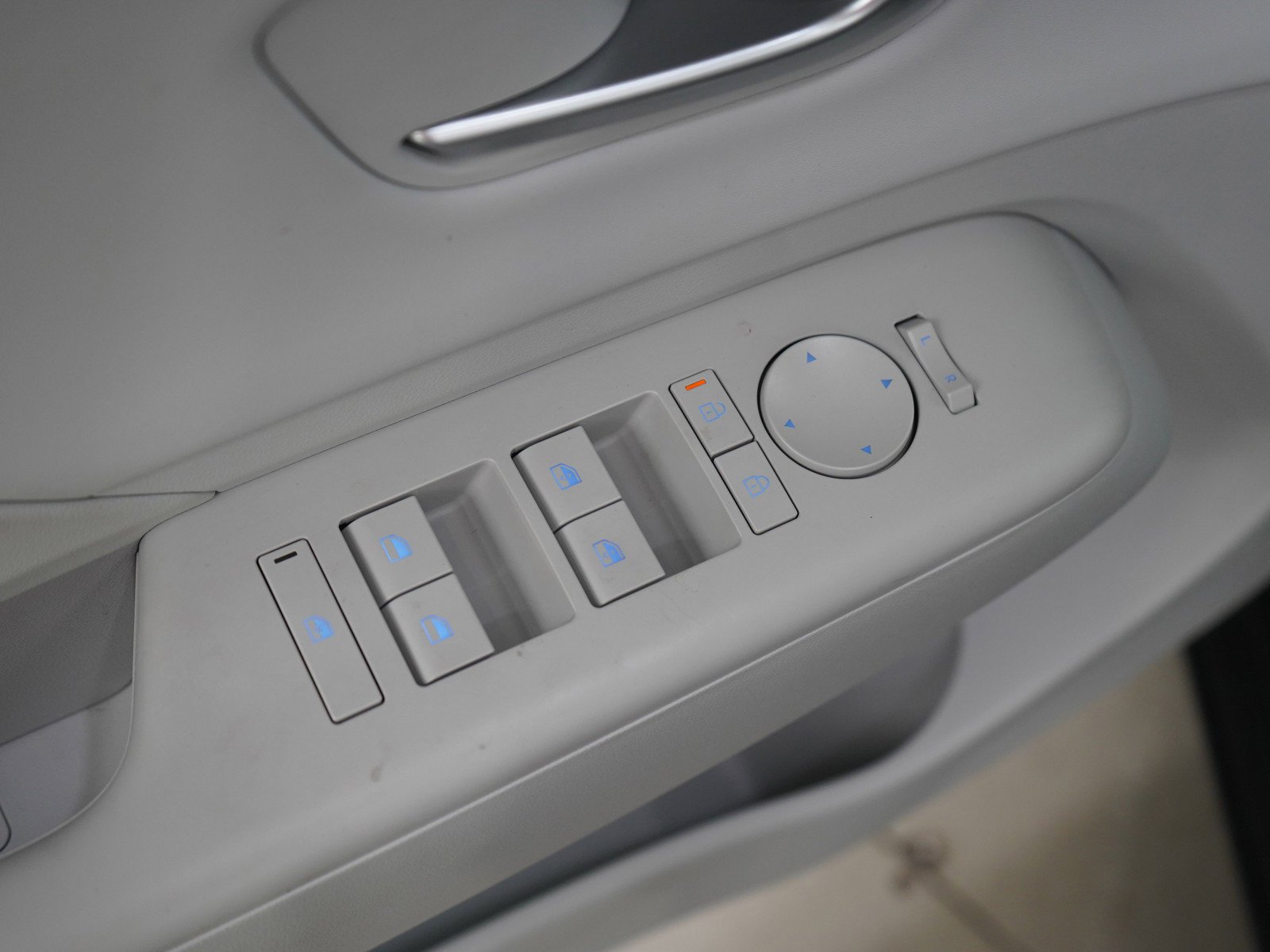 2026 Hyundai Kona SEL Premium - Photo 19