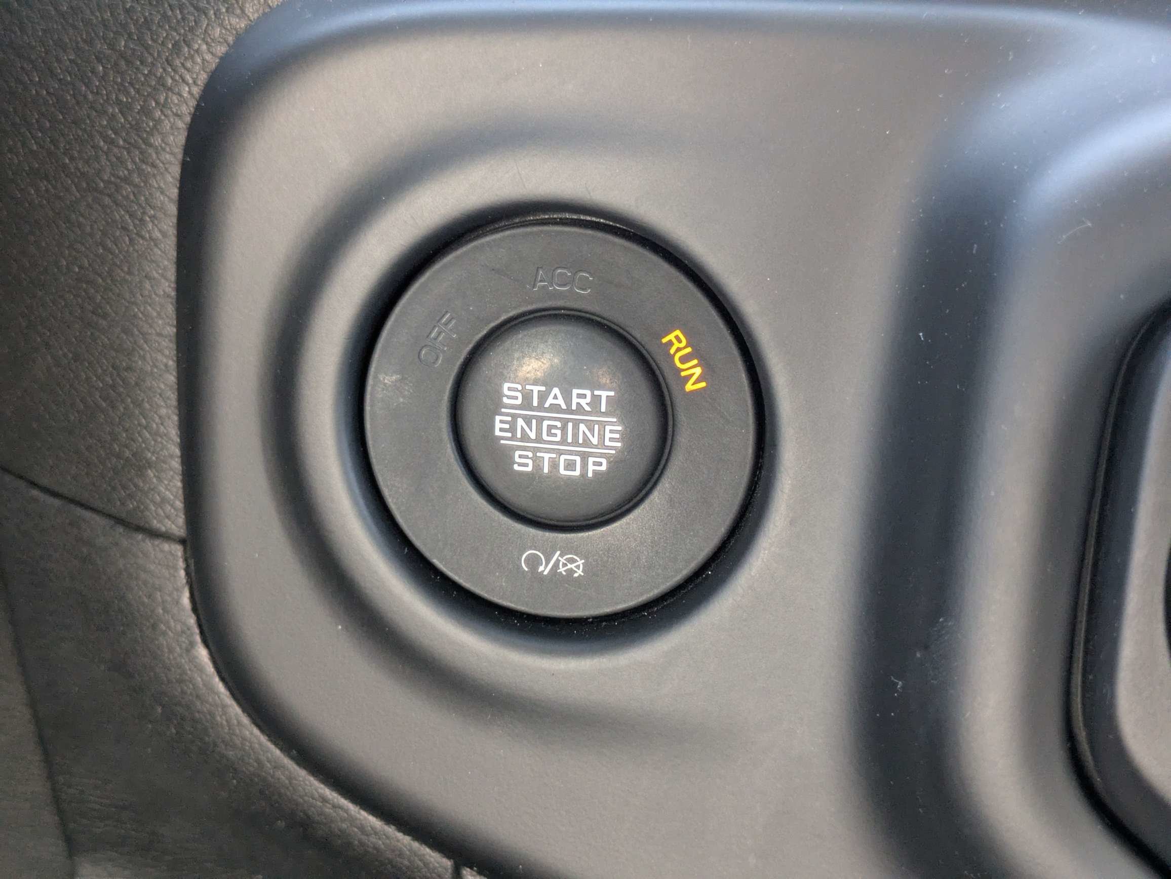 Used 2021 White Jeep Mojave image 24