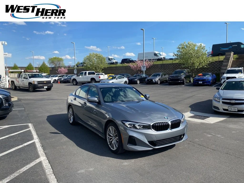 2023 BMW 3 Series 330i xDrive Sedan's photo