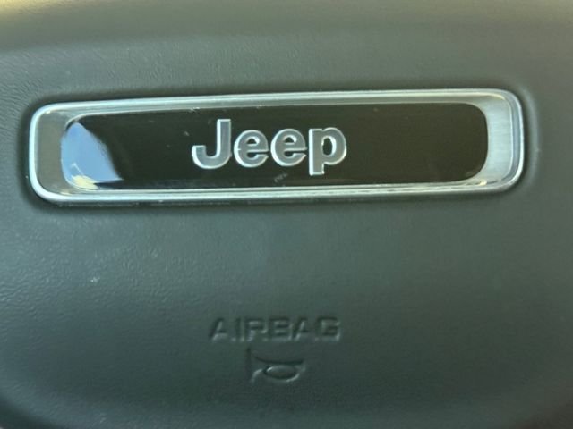 Used 2023 Silver Jeep Summit image 5