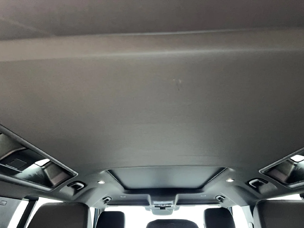 Used 2023 Blue Land Rover SE image 73