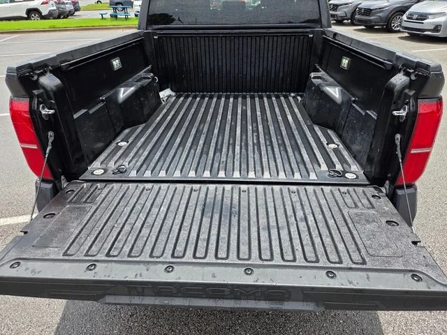 Used 2025 Underground Toyota SR5 image 7
