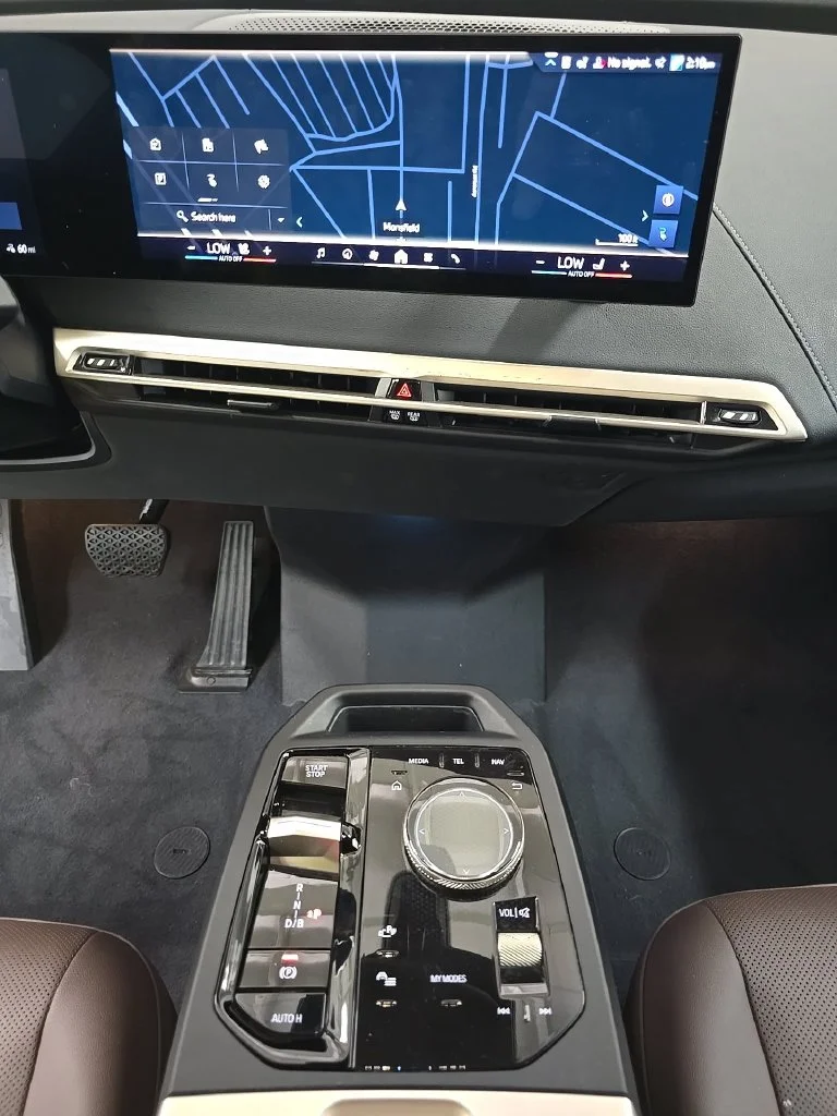 Used 2024 Gray BMW xDrive50 image 6