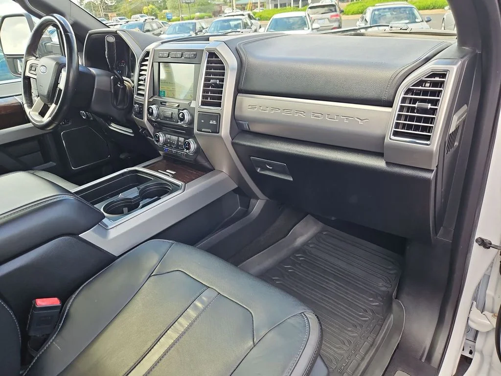 Used 2017 White Ford Platinum image 29