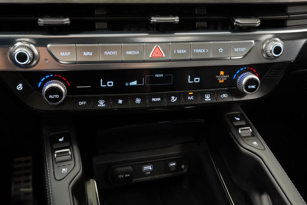 Used 2024 White Kia SX-Prestige X-Line image 36