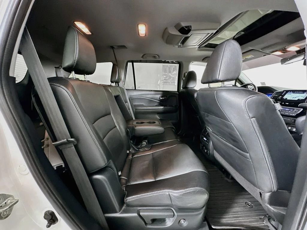 Used 2019  Honda Touring image 30