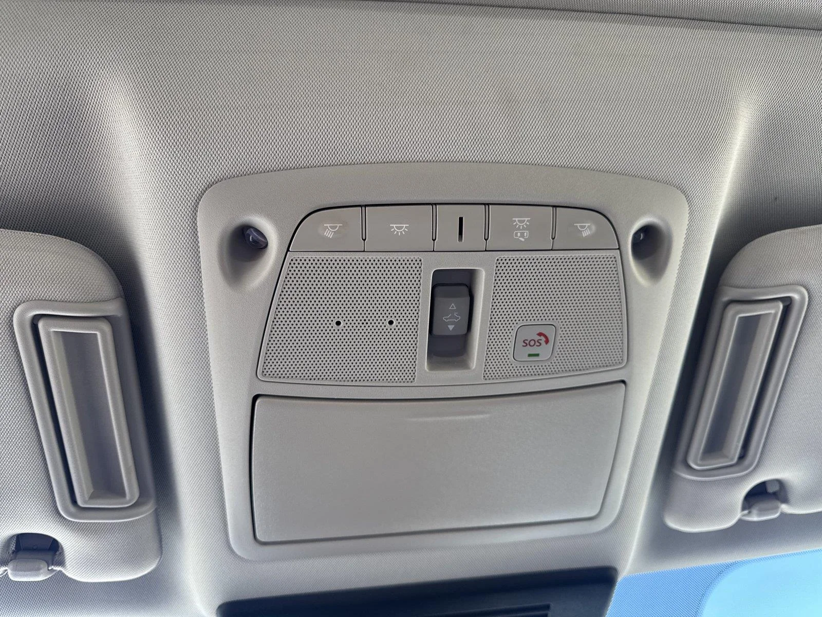Used 2023 Aspen White Tricoat Nissan SL image 23