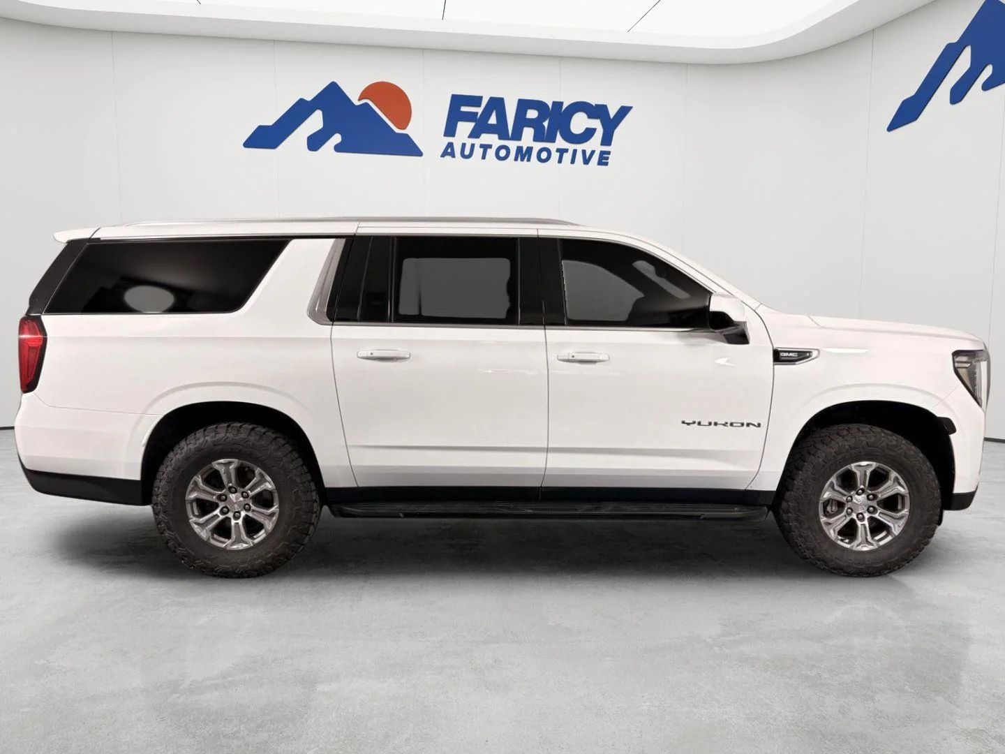 Used 2022 Summit White GMC SLE image 9