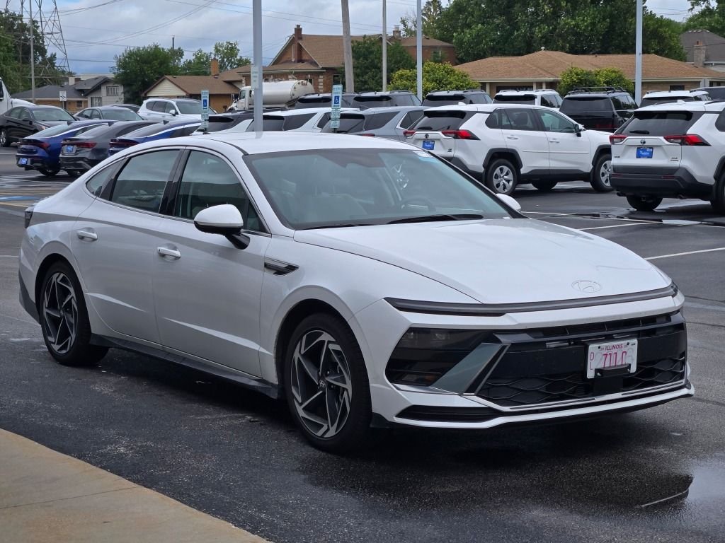 Certified Used 2026 White Hyundai SEL Sport image 3