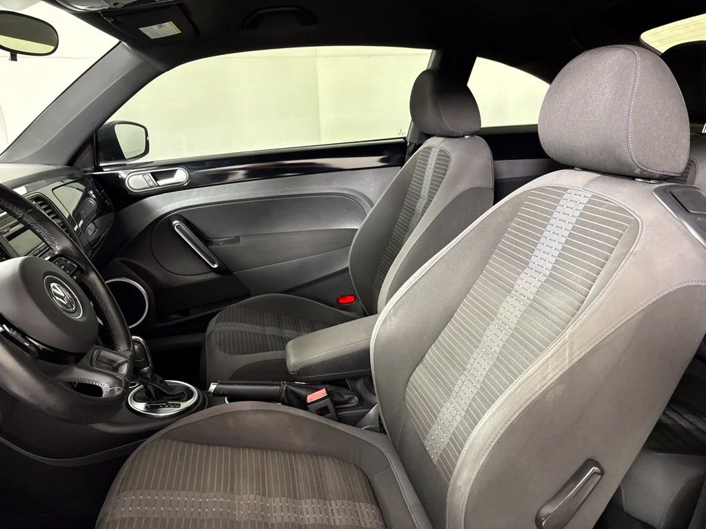 Used 2014 Black Volkswagen 2.0T R-Line image 28