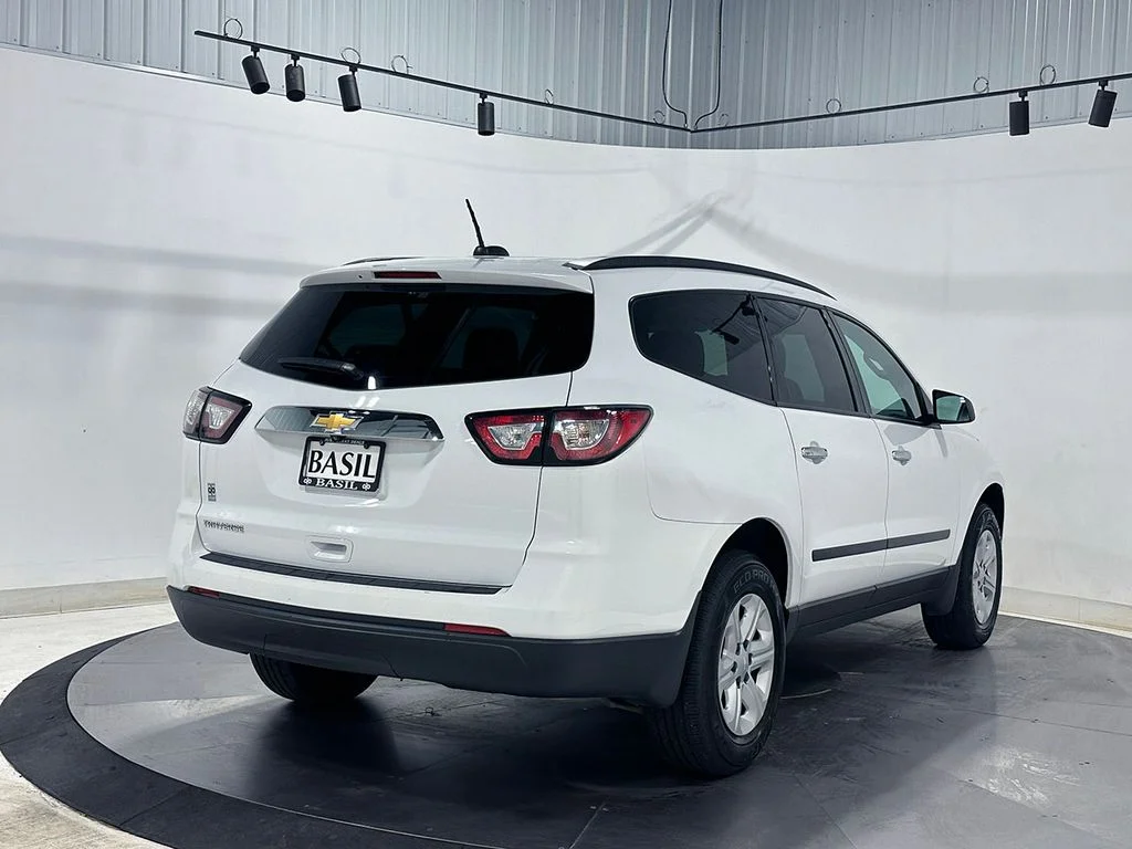 Used 2017 White Chevrolet LS image 11