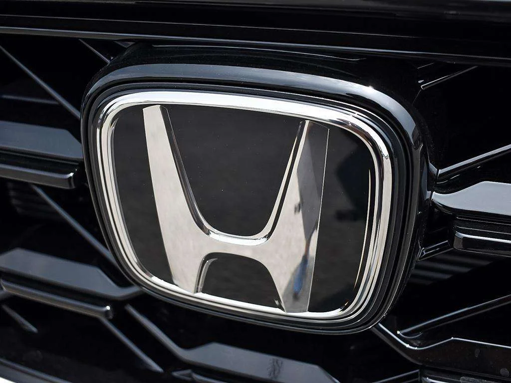 New 2026 Platinum White Pearl Honda SPORT HYBRID Smart power for every road ahead. image 9