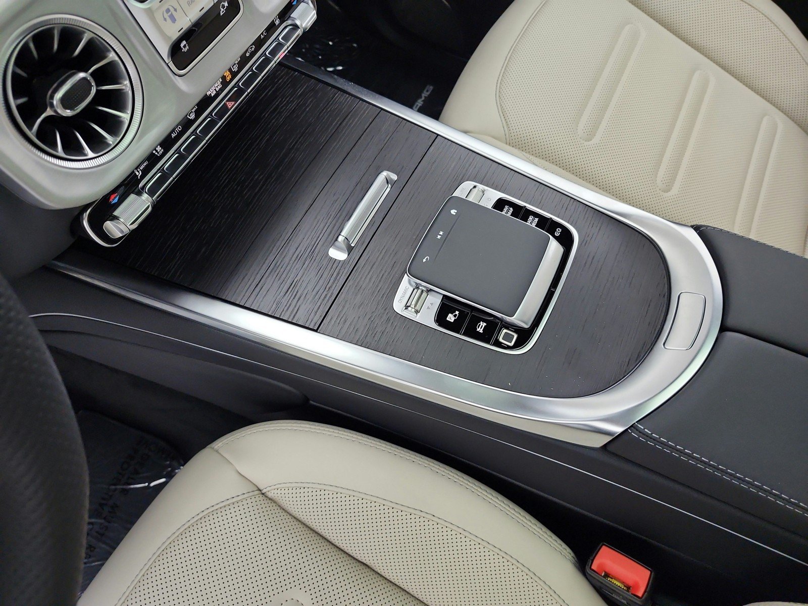 New 2027 POLAR WHITE Mercedes-Benz G 580e SUV image 9